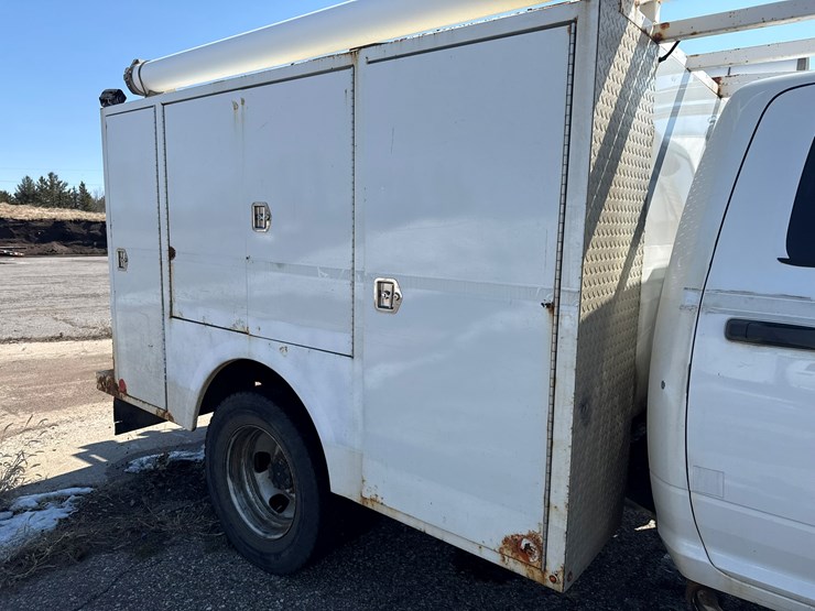 #1065-•-2013-ram-5500-heavy-duty-service-truck-image-15