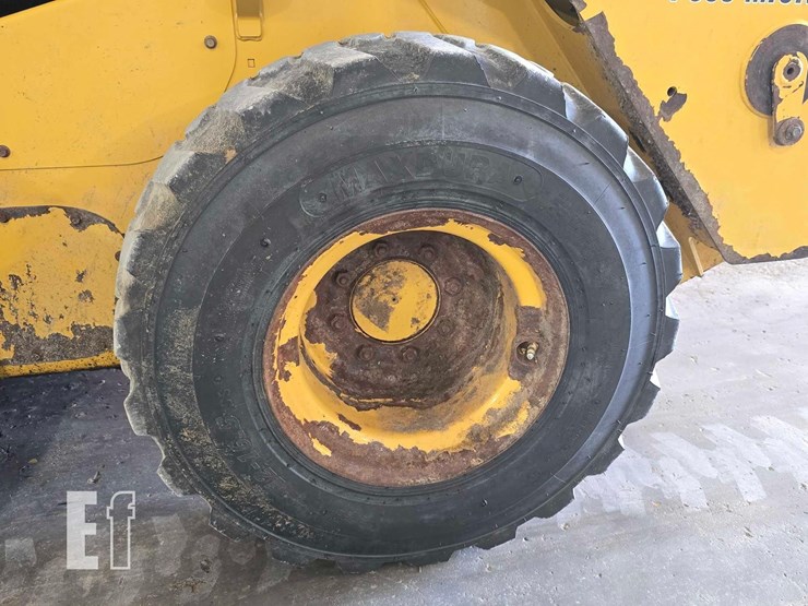 2021-caterpillar-242d3-image-27