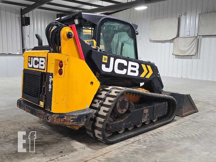 2022-jcb-3ts-8t-image-3