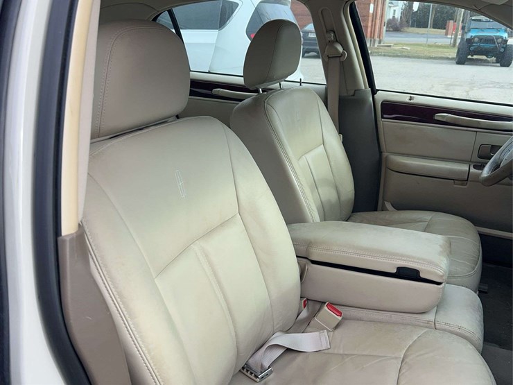 2005-lincoln-town-car-image-65