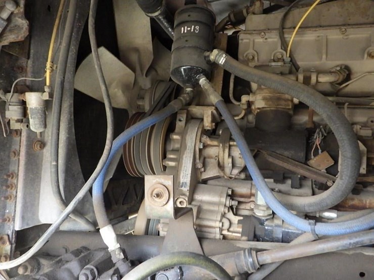 1984-ford-9000-image-38