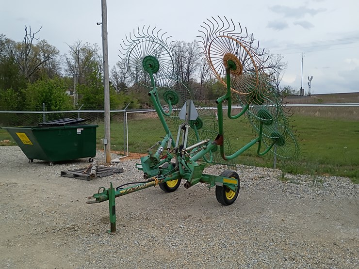 john-deere-702-image-1