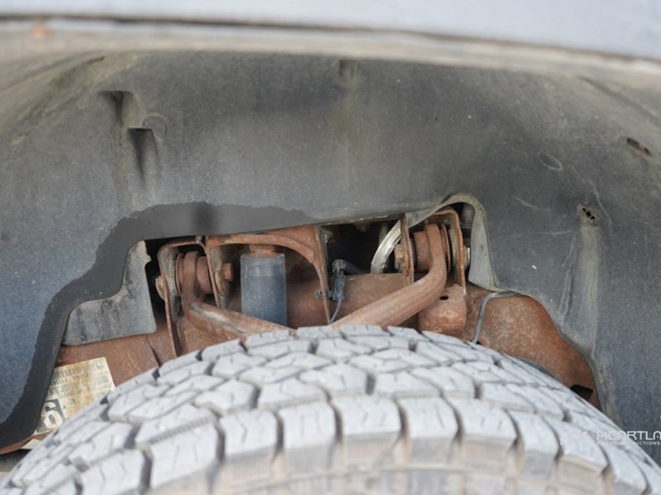 2011-chevrolet-3500hd-image-42