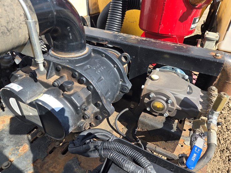 2019-massey-ferguson-8-image-14