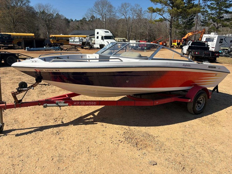 four-winns-"180-freedom"-ski-boat-w/-trailer-image-1