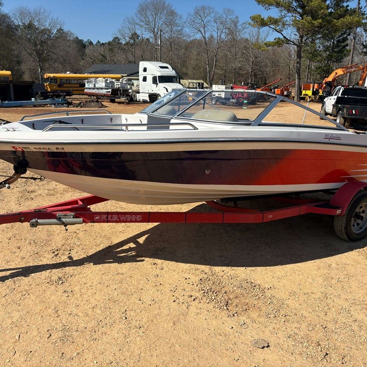 Four Winns "180 Freedom" Ski Boat W/ Trailer