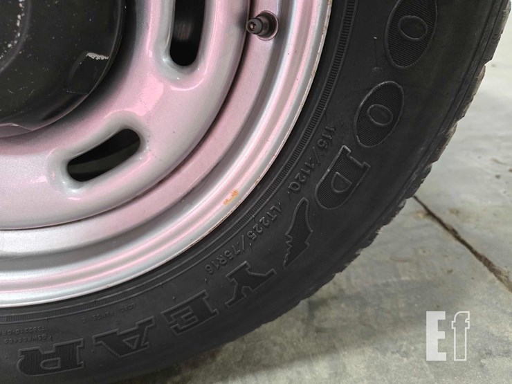 2005-ford-e150-image-23