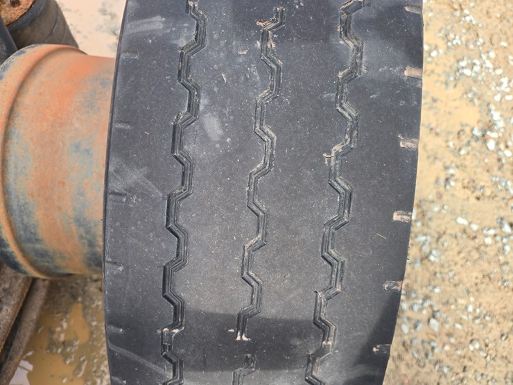 2014-massey-ferguson-8-image-70