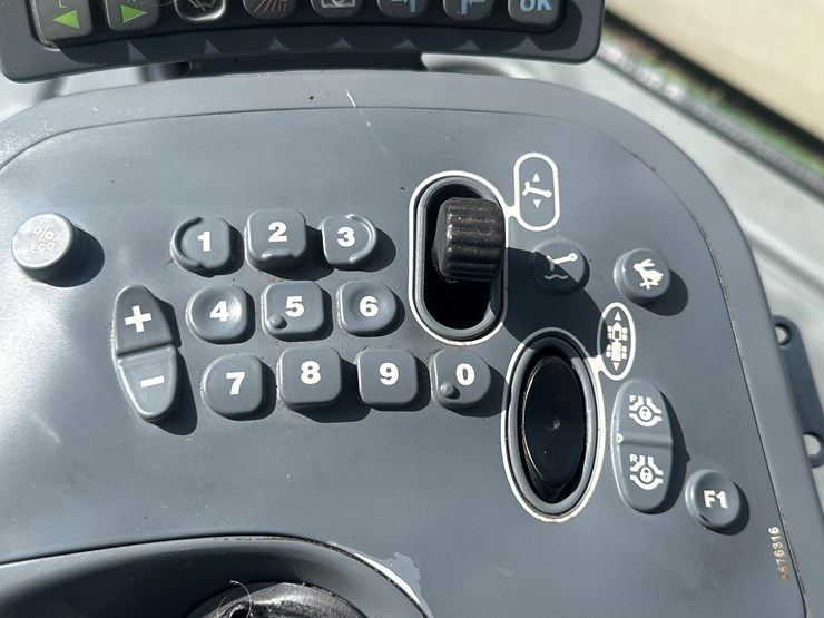 deere-1110e-image-80