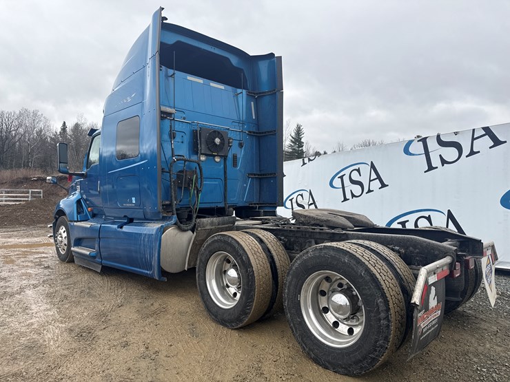 #2199-•-2020-international-a26-sleeper-cab-truck-tractor-image-3
