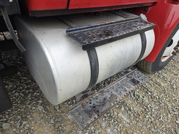 2013-international-durastar-4300-image-21