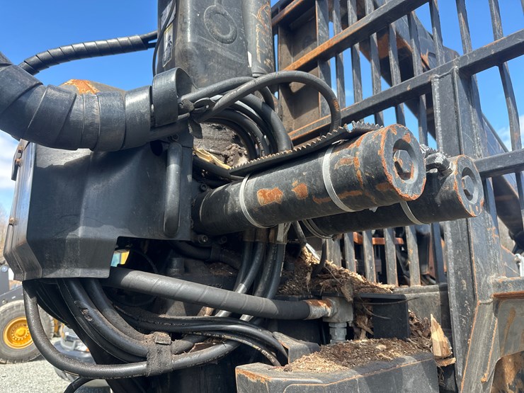 deere-1110e-image-41