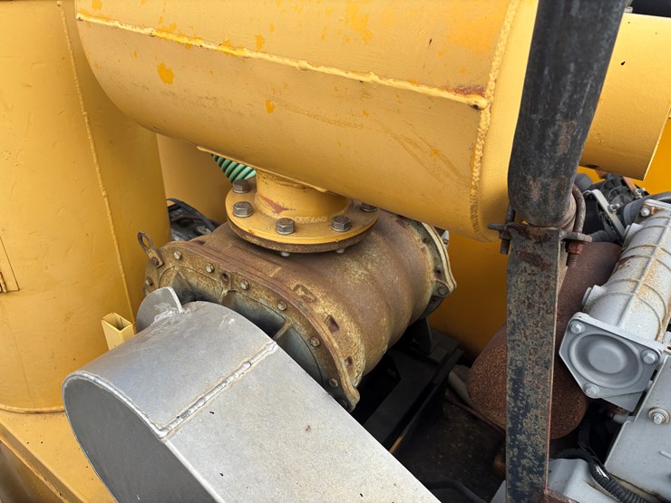 2005-gmc-t7500-image-56