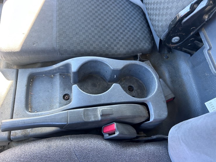 2012-isuzu-npr-image-52