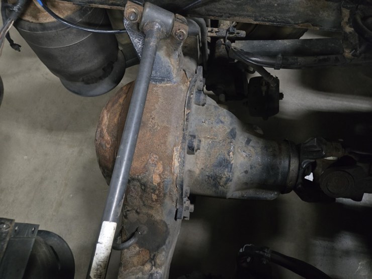 #2295-•-2016-freightliner-cascadia-day-cab-truck-tractor-image-37