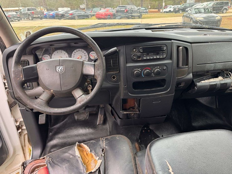 2004-dodge-ram-2500-image-12