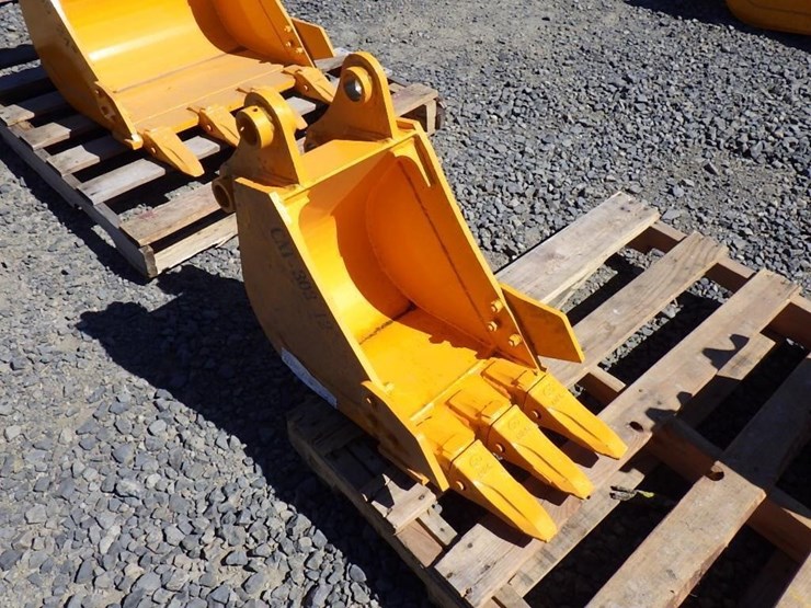 caterpillar-303-image-4