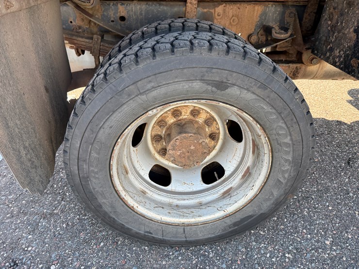 2014-ford-f550-xl-image-50