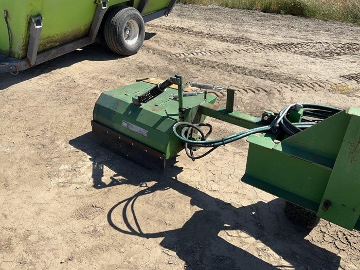 rinieri-"style"-6'-hyd.-berm-flail-mower-attach.-image-7