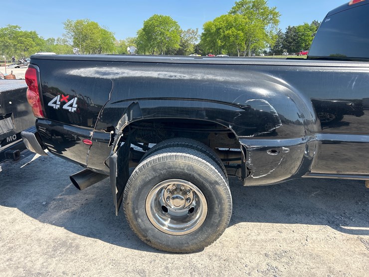 2006-chevrolet-3500-image-8