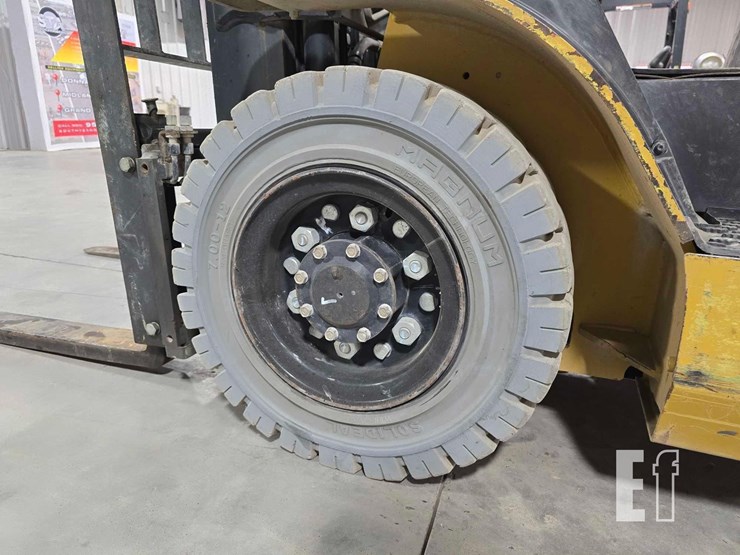 2019-caterpillar-gp25n-image-23