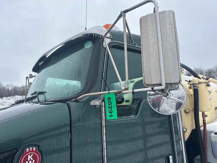 2008-kenworth-t370-image-13