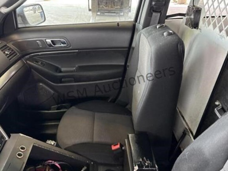 2013-ford-explorer-image-23