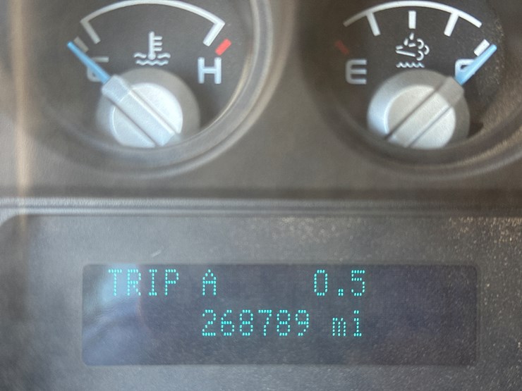 2012-ford-f650-image-34