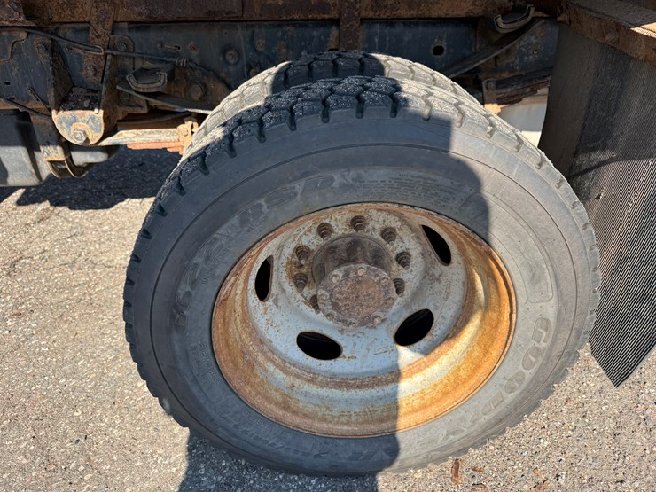 2014-ford-f550-xl-image-48