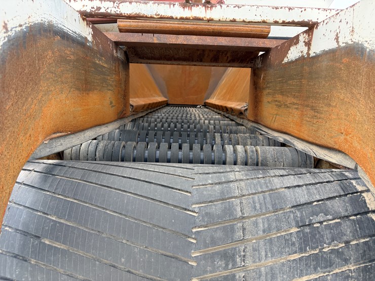 #2210-•-fabtek-14'x96"x128"-feeder-bin-image-9