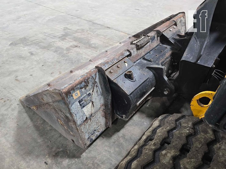 2021-jcb-3ts-8t-image-12