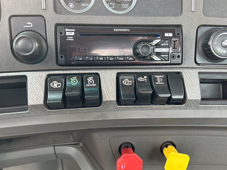 2015-kenworth-t680-image-71