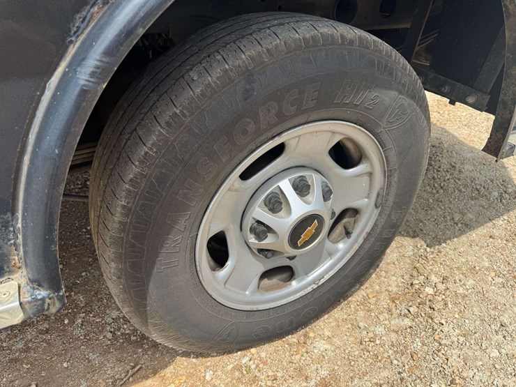 2017-chevrolet-silverado-2500-image-30