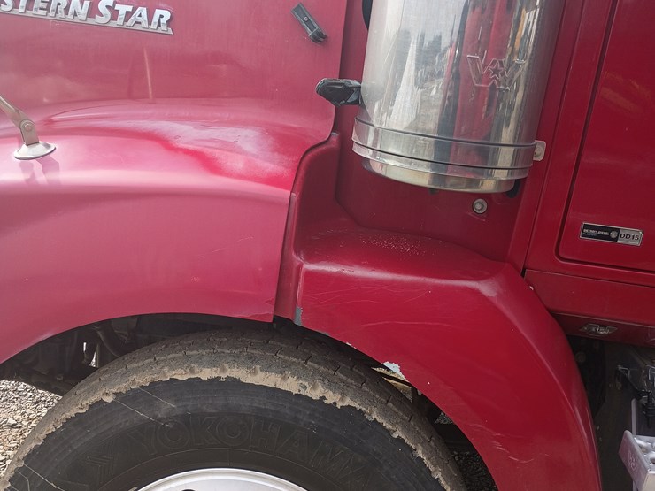 2012-massey-ferguson-8-image-9