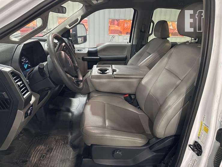 2022-ford-f350-image-15