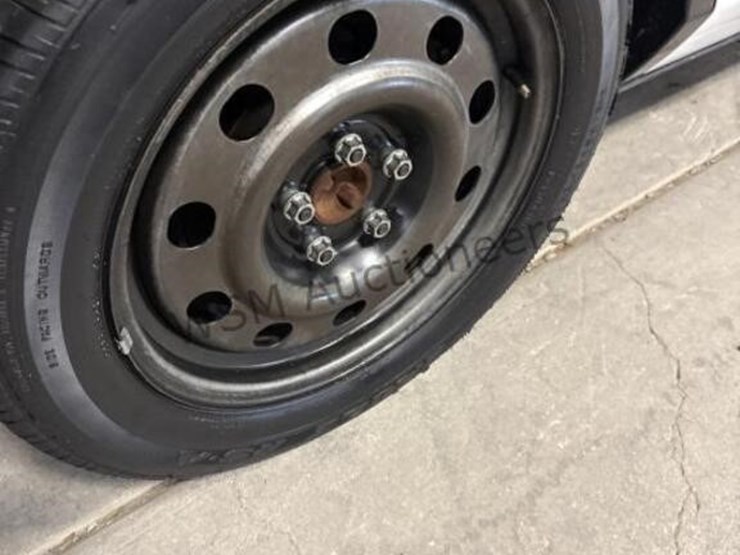 2009-ford-crown-victoria-sdn-image-11