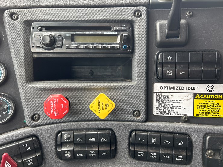 2017-massey-ferguson-8-image-66