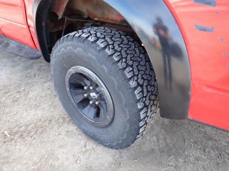 2010-ford-f150-raptor-image-34