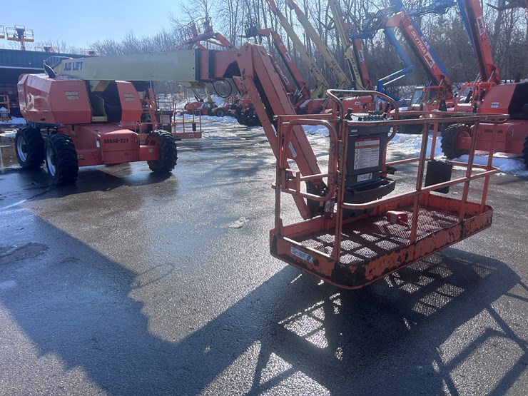 2011-jlg-660sj-image-7