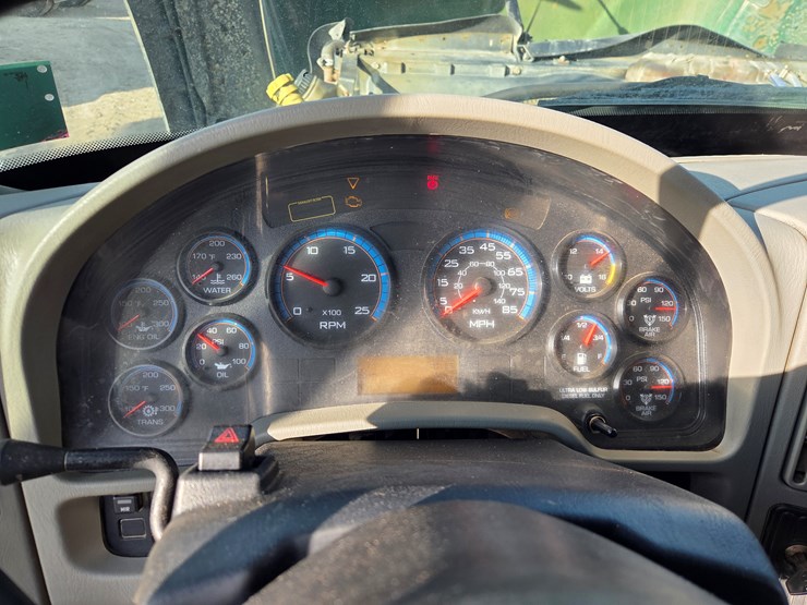 2012-international-7600-image-62