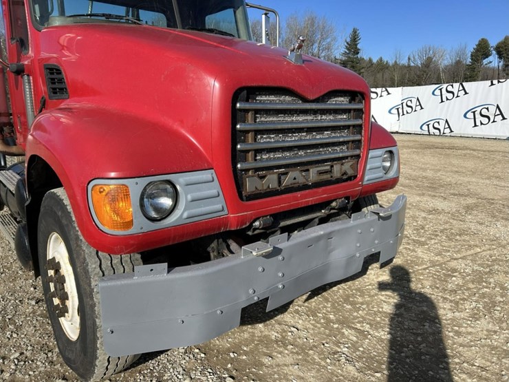 2003-massey-ferguson-8-image-9