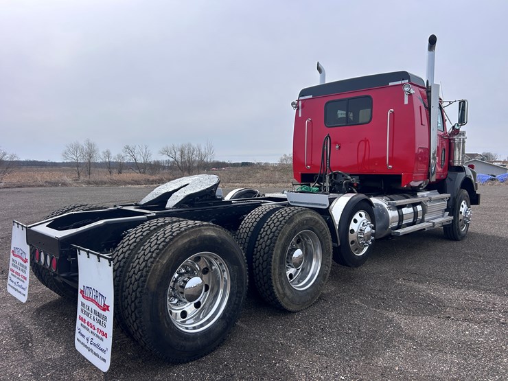 #1009-•-2012-western-star-conventional-4-sleeper-cab-truck-tractor-image-5