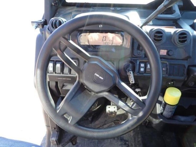 2021-can-am-defender-limited-hd10-4x4-side-by-side-image-13