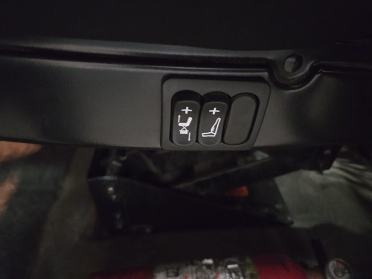 #2295-•-2016-freightliner-cascadia-day-cab-truck-tractor-image-58