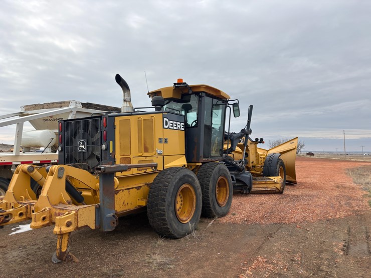 2018-deere-772g-image-9