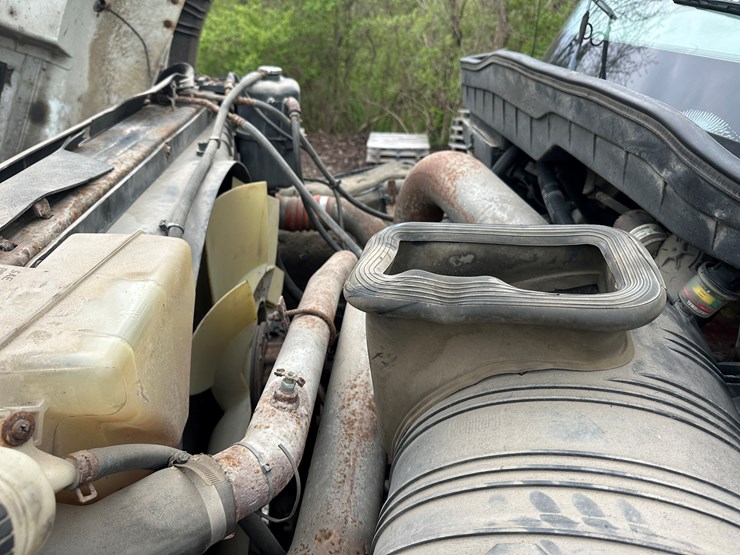 2007-international-7600-image-25