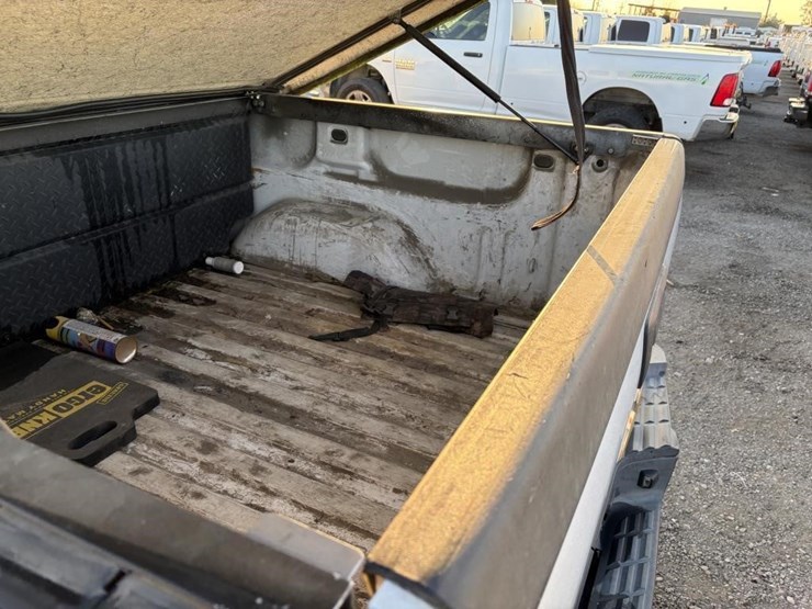 2013-chevrolet-2500-image-24