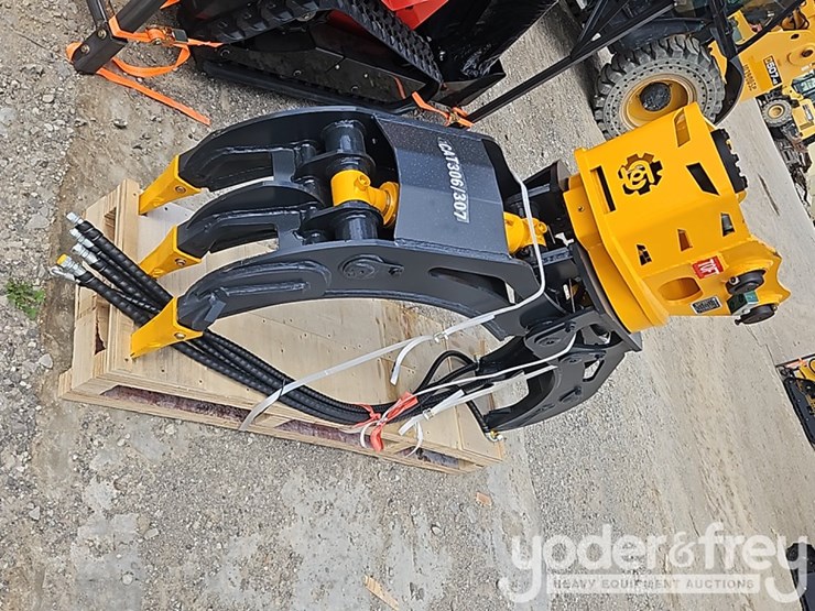 2025-caterpillar-305-image-5