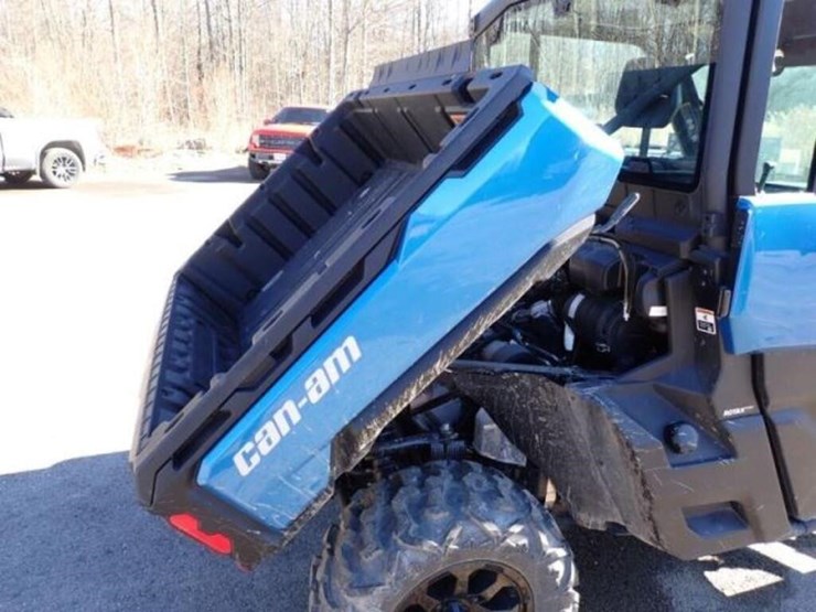 2022-can-am-defender-limited-hd10-4x4-side-by-side-image-41