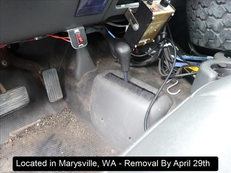 2004-chevrolet-3500-image-4